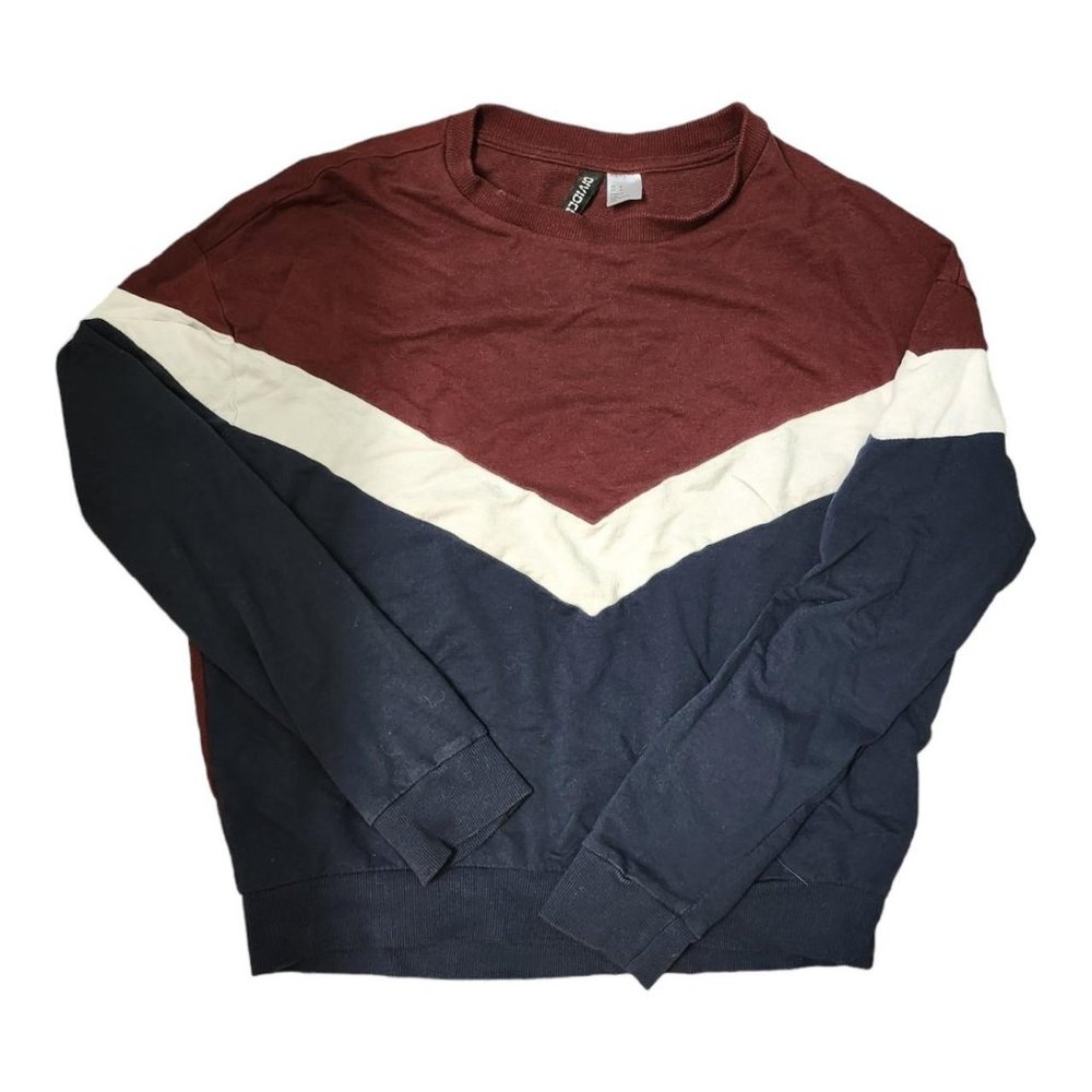 Retro style sweater! H&M divided sweatshirt size medium.